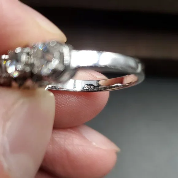 Size 6.25 Sterling Silver Five Brilliant Cubic Zirconia Ring - Picture 6 of 9